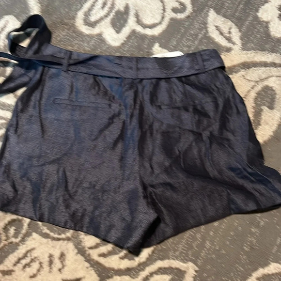 Loft dressy shorts. Size 4. NWT. Grey shimmers when the light hits it. - Picture 4 of 5
